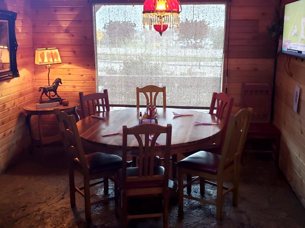 Restaurant Three Sisters Tavern and Grill